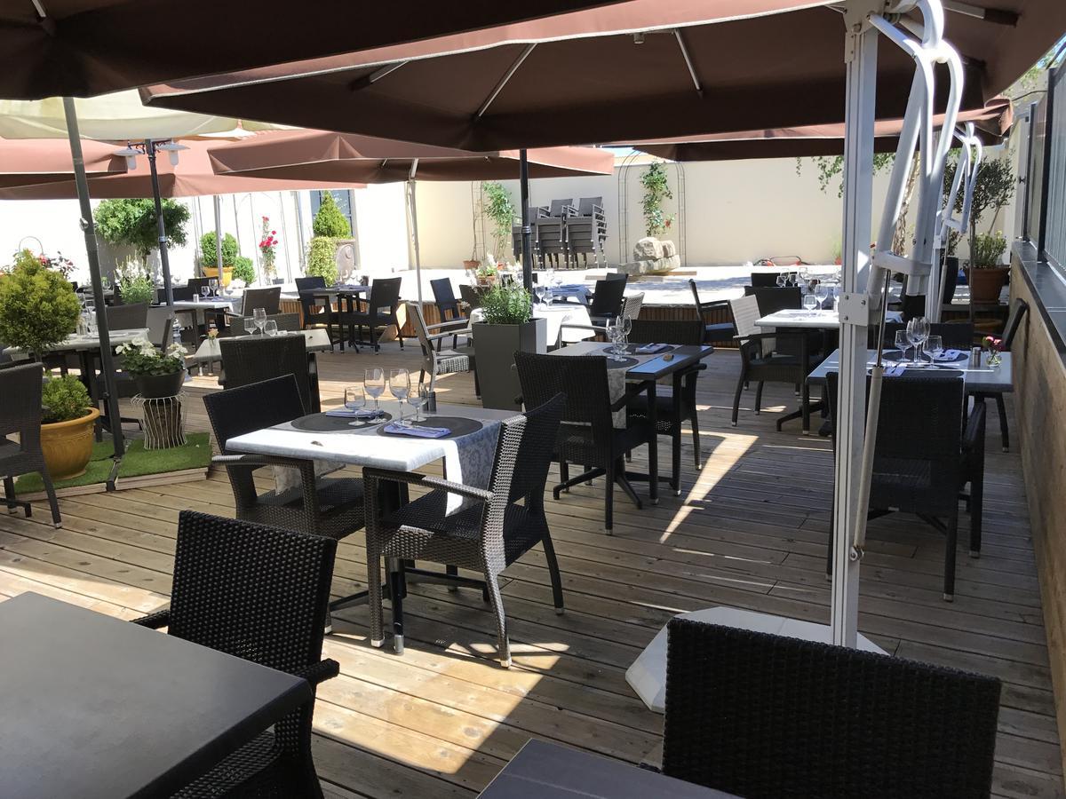 Logis Hotel-Restaurant Le Relais D'Aligre Châteauneuf-en-Thymerais エクステリア 写真